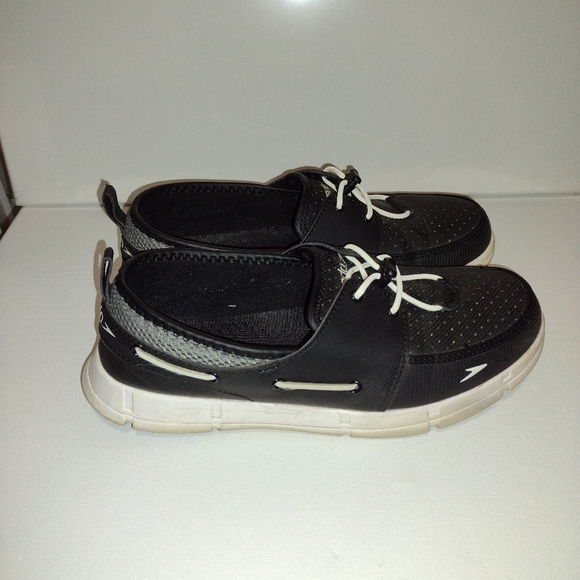 Shoes - Picture 4 of 4